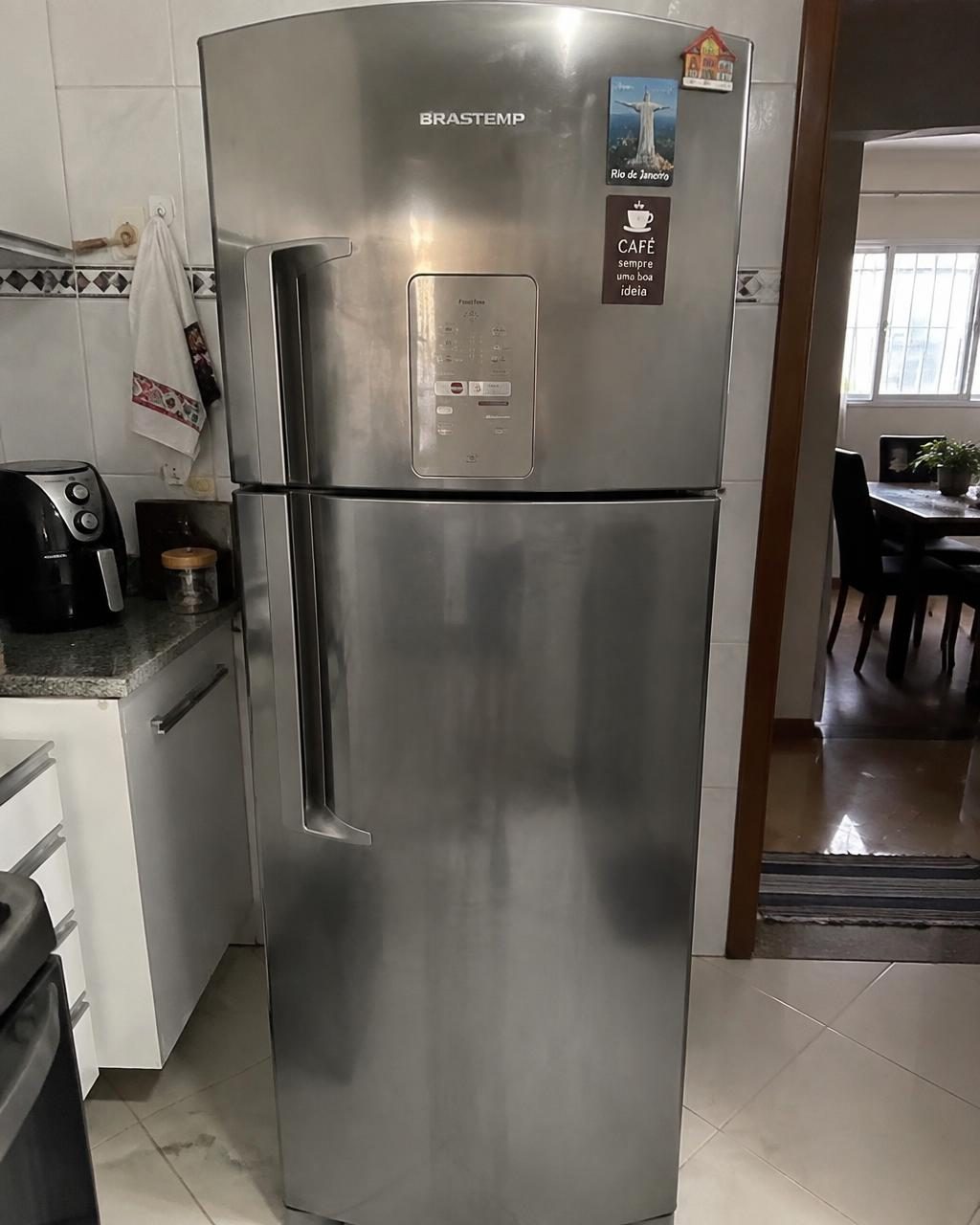Geladeira Brastemp Frost Free 375 L inox